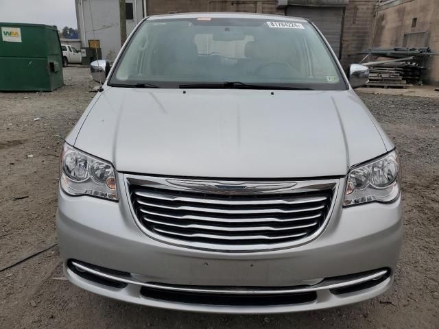 2012 Chrysler Town & Country Touring L