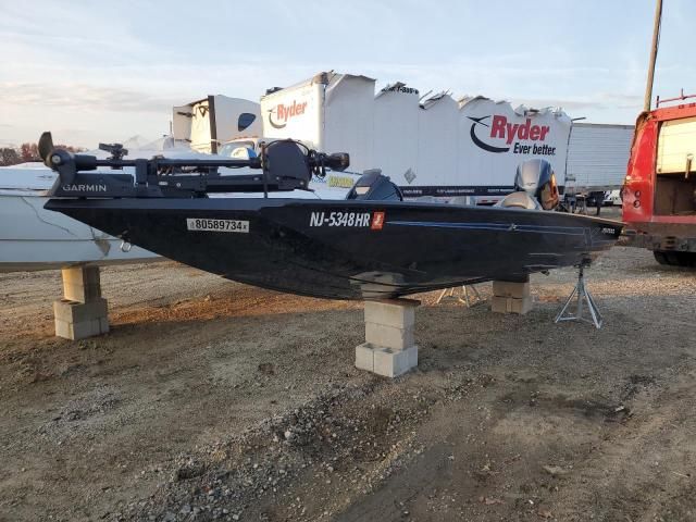 2022 Xpress Boat