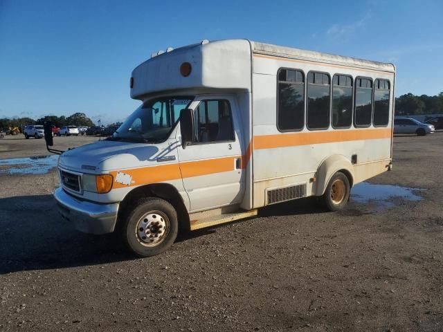 2006 Ford Econoline E350 Super Duty Cutaway Van