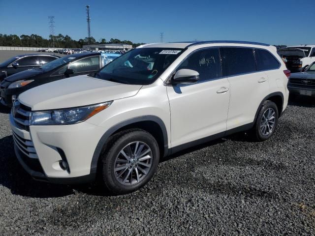 2019 Toyota Highlander SE