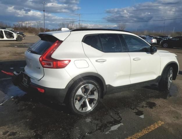 2023 Volvo XC40 Plus