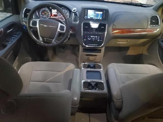 2012 Chrysler Town & Country Touring