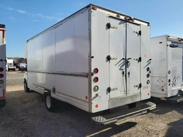 2008 Ford Econoline E350 Super Duty Cutaway Van