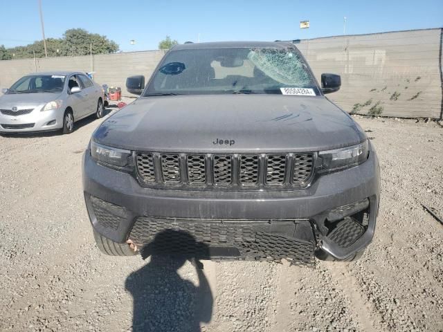 2023 Jeep Grand Cherokee Laredo