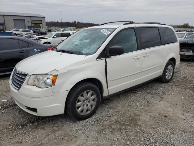 2010 Chrysler Town & Country LX