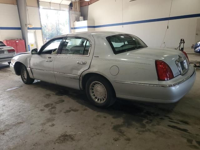 2001 Lincoln Town Car Executive