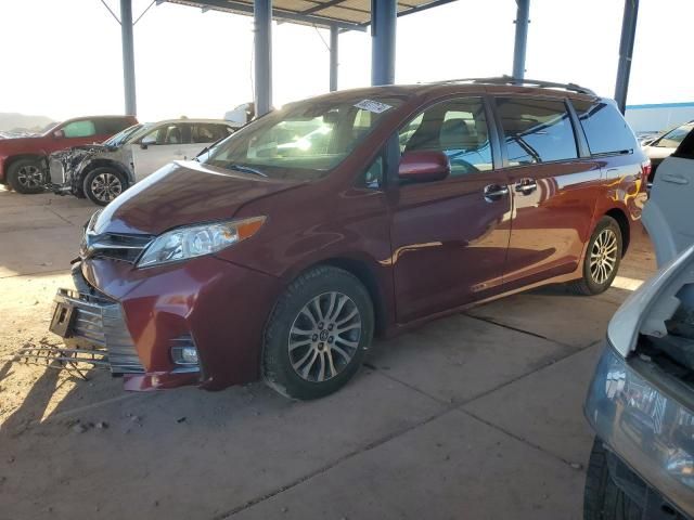 2018 Toyota Sienna XLE