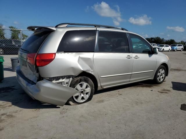 2004 Toyota Sienna XLE