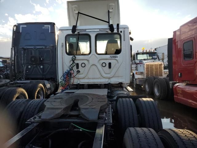 2019 Freightliner Cascadia 126