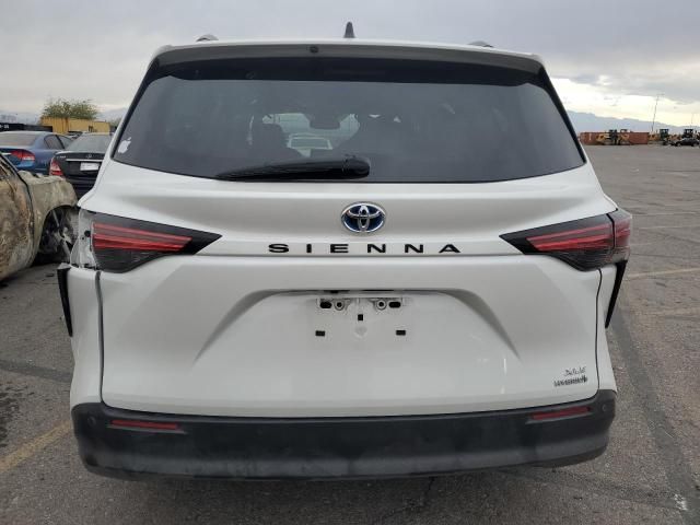 2022 Toyota Sienna XLE