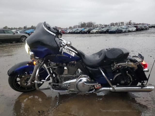 2011 Harley-Davidson FLHTCUSE6