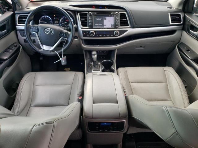 2017 Toyota Highlander SE