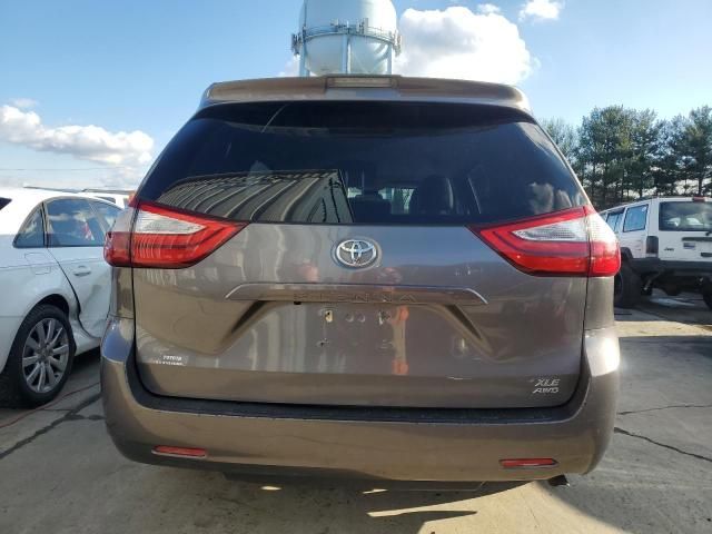 2018 Toyota Sienna XLE