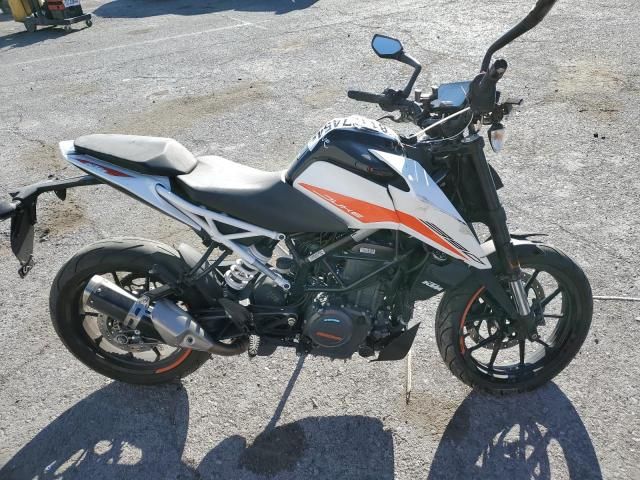 2022 KTM 390 Duke