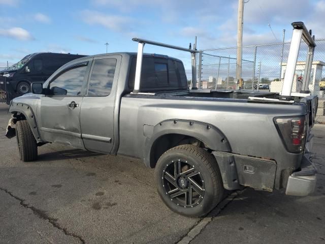 2004 Nissan Titan XE