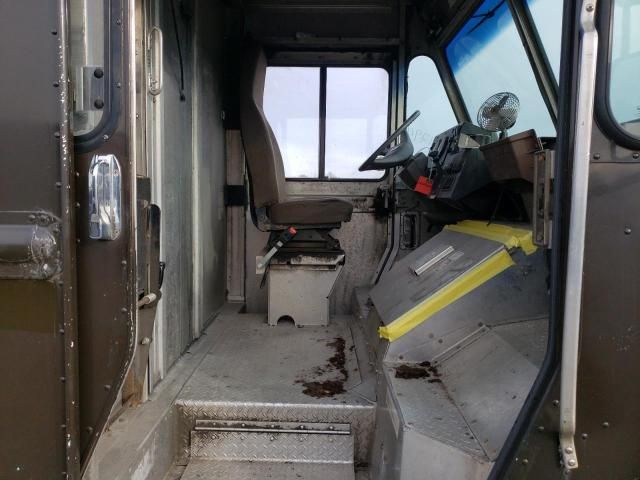 2009 Freightliner Chassis M Line WALK-IN Van