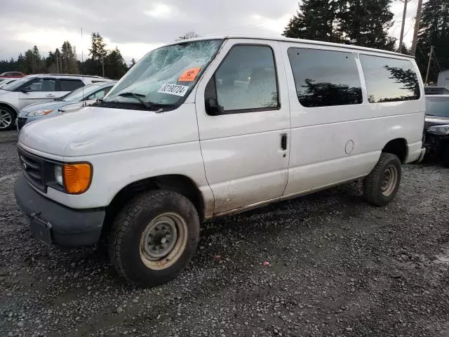 2004 Ford Econoline E350 Super Duty Wagon