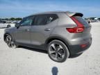 2022 Volvo XC40 T5 Momentum