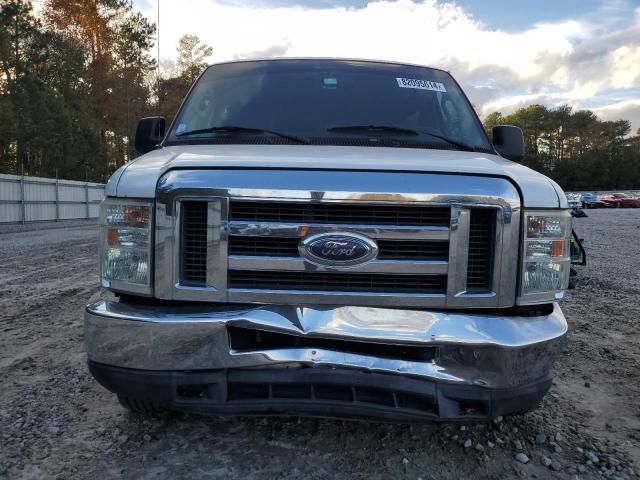 2013 Ford Econoline E350 Super Duty Wagon