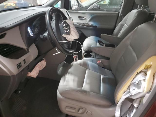 2016 Toyota Sienna XLE