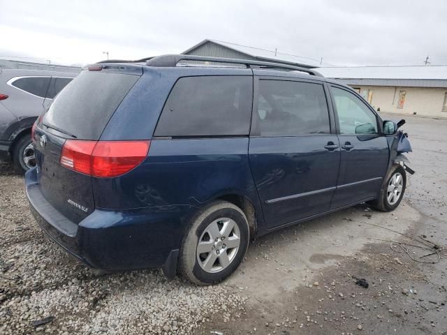 2004 Toyota Sienna XLE