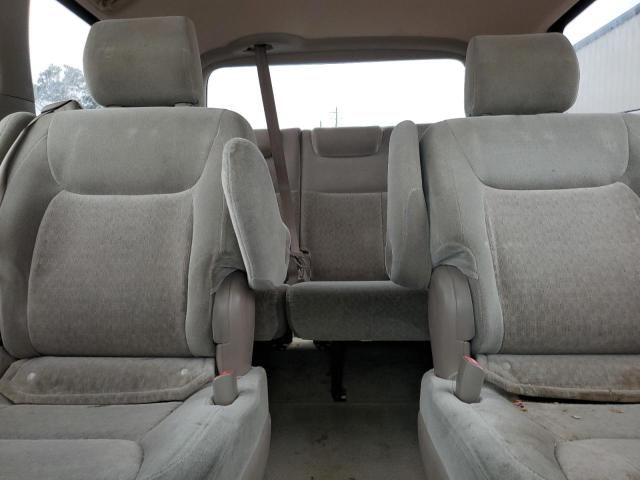 2005 Toyota Sienna CE