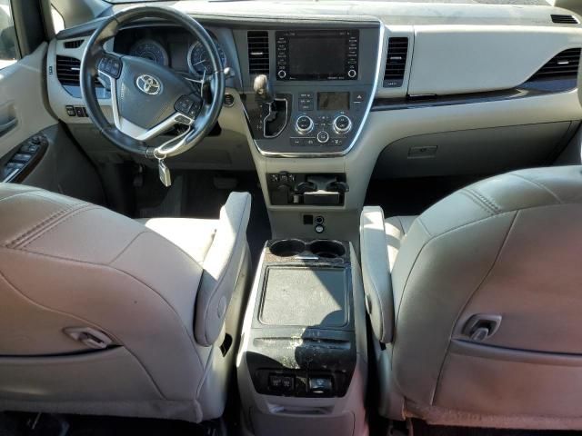 2019 Toyota Sienna XLE