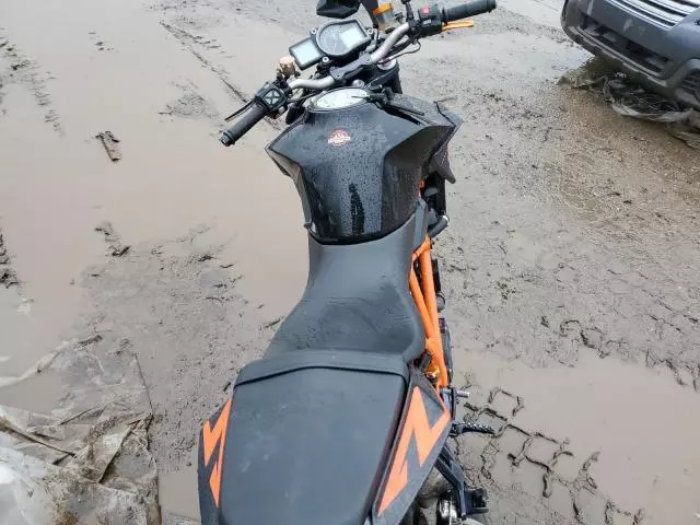 2016 KTM 1290 Super Duke R