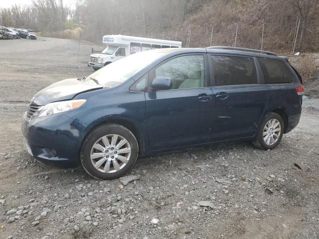 2012 Toyota Sienna LE