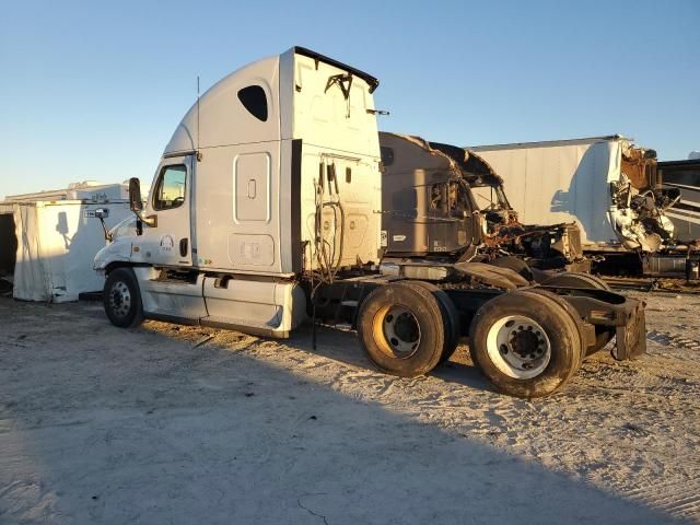 2012 Freightliner Cascadia 125