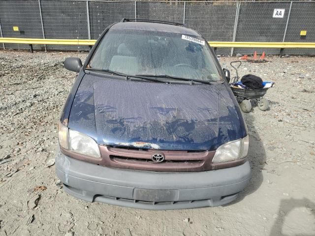 2002 Toyota Sienna LE