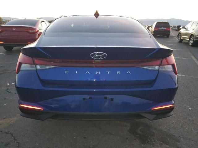 2022 Hyundai Elantra SE