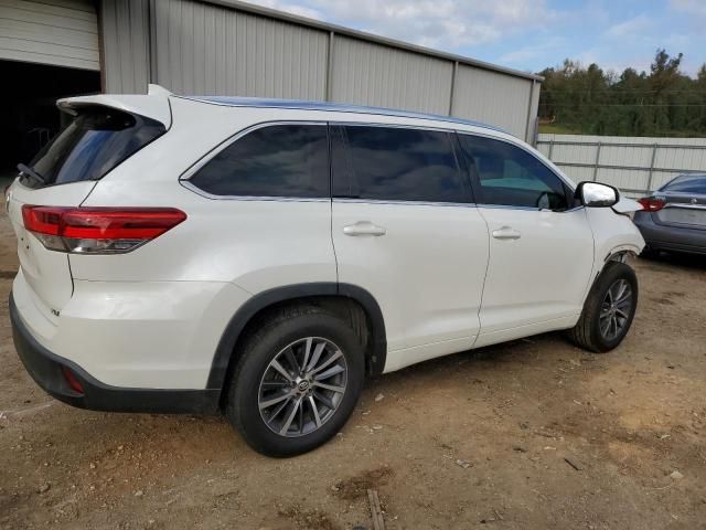 2017 Toyota Highlander SE