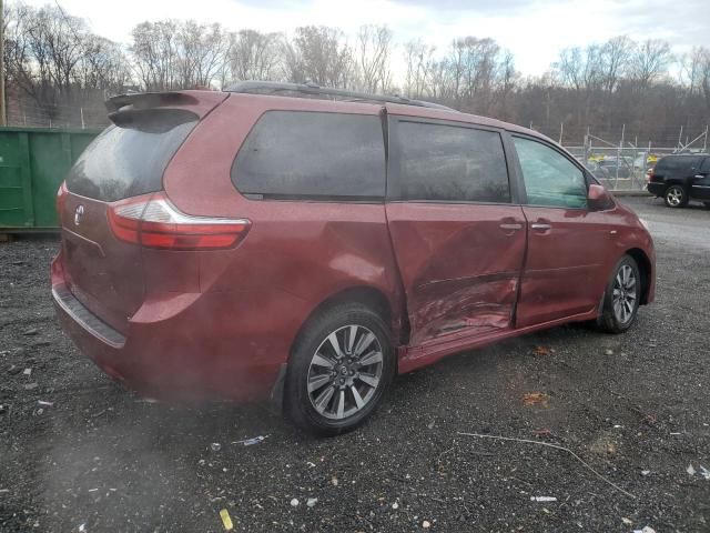 2018 Toyota Sienna XLE