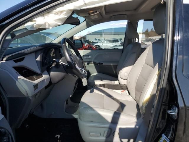 2018 Toyota Sienna XLE