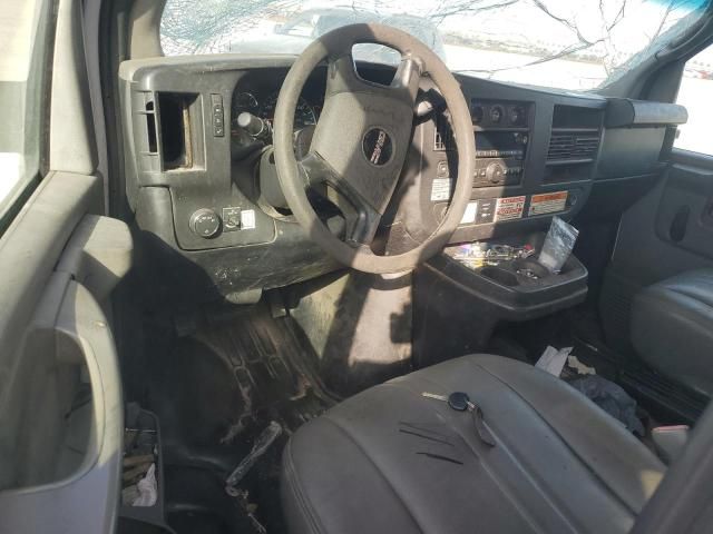 2012 GMC Savana Cutaway G3500