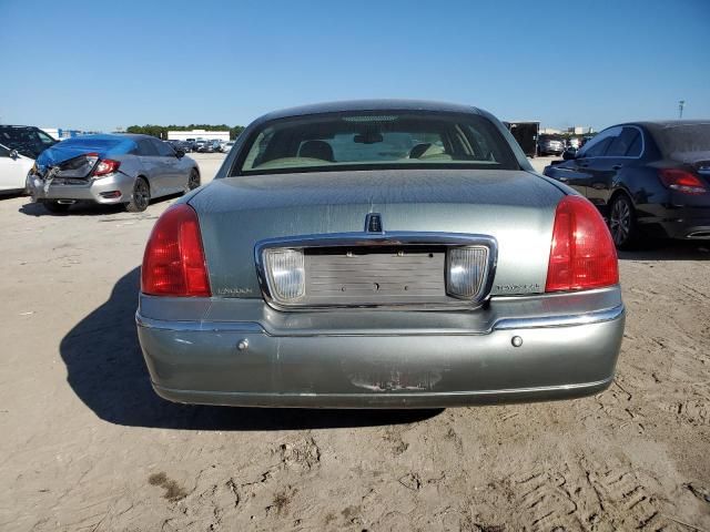 2004 Lincoln Town Car Executive