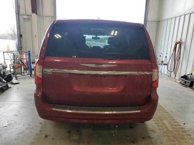 2014 Chrysler Town & Country Touring L