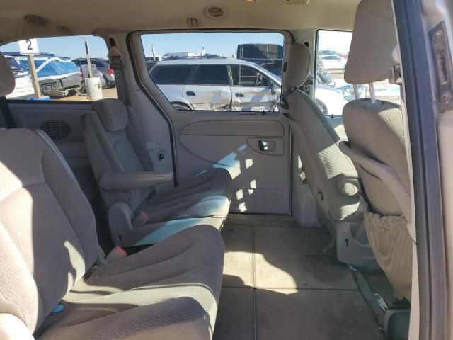 2005 Chrysler Town & Country LX