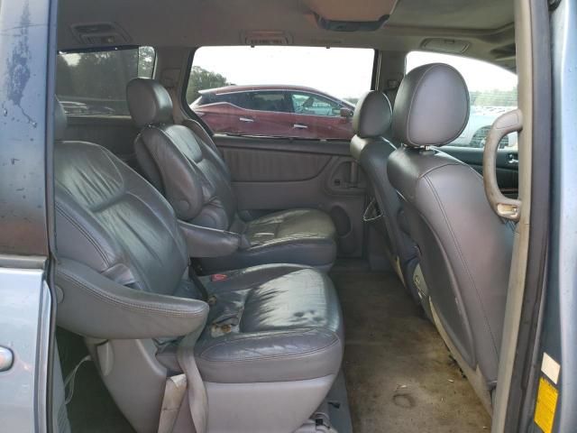 2005 Toyota Sienna XLE