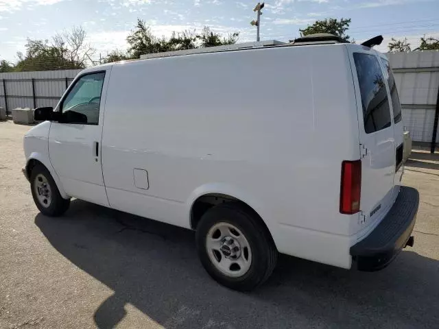 2005 GMC Safari XT