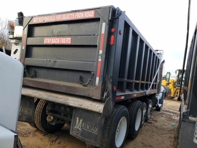 2017 Kenworth Construction T880