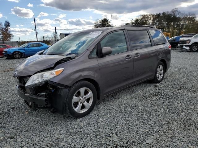 2013 Toyota Sienna LE