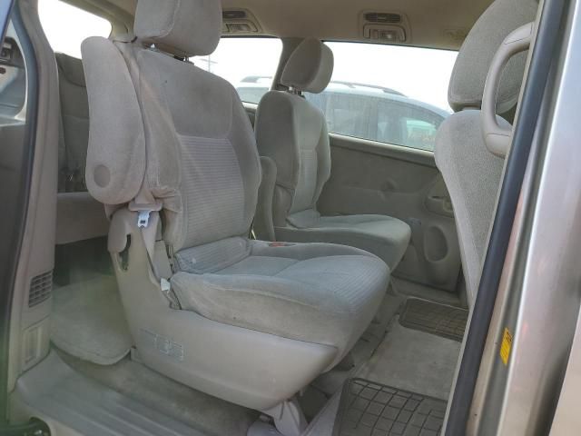 2010 Toyota Sienna CE