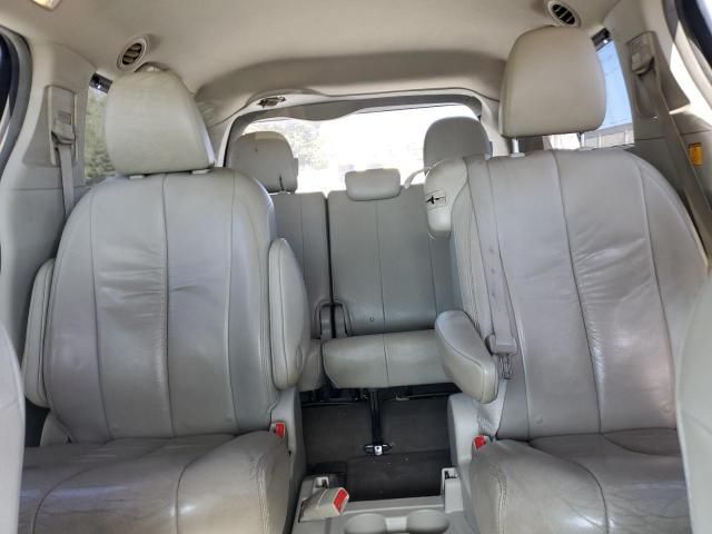 2011 Toyota Sienna XLE