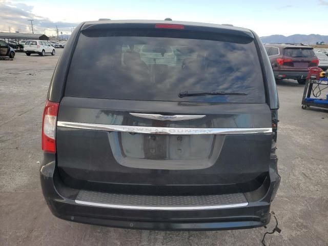 2011 Chrysler Town & Country Touring L