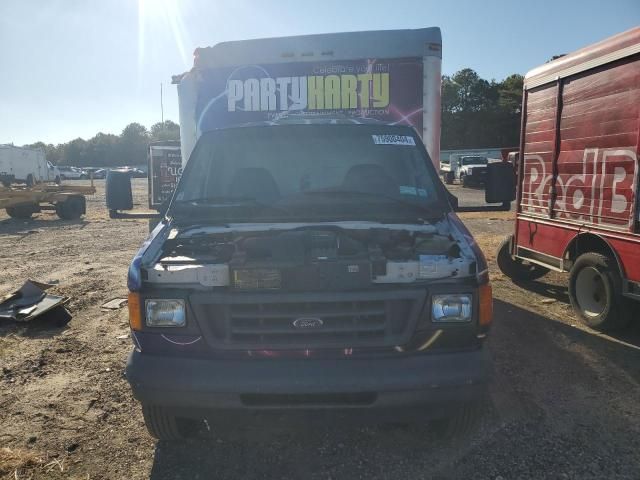 2005 Ford Econoline E350 Super Duty Cutaway Van