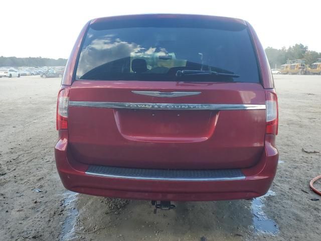 2014 Chrysler Town & Country Touring L