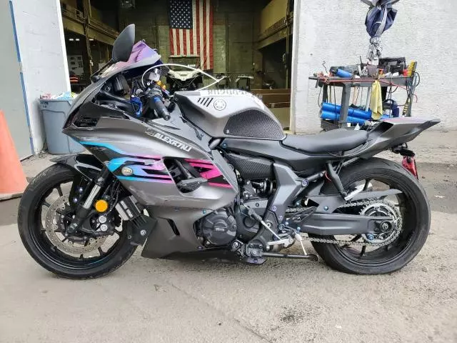 2024 Yamaha YZFR7