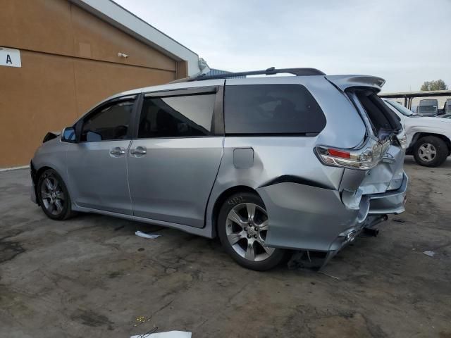 2015 Toyota Sienna Sport